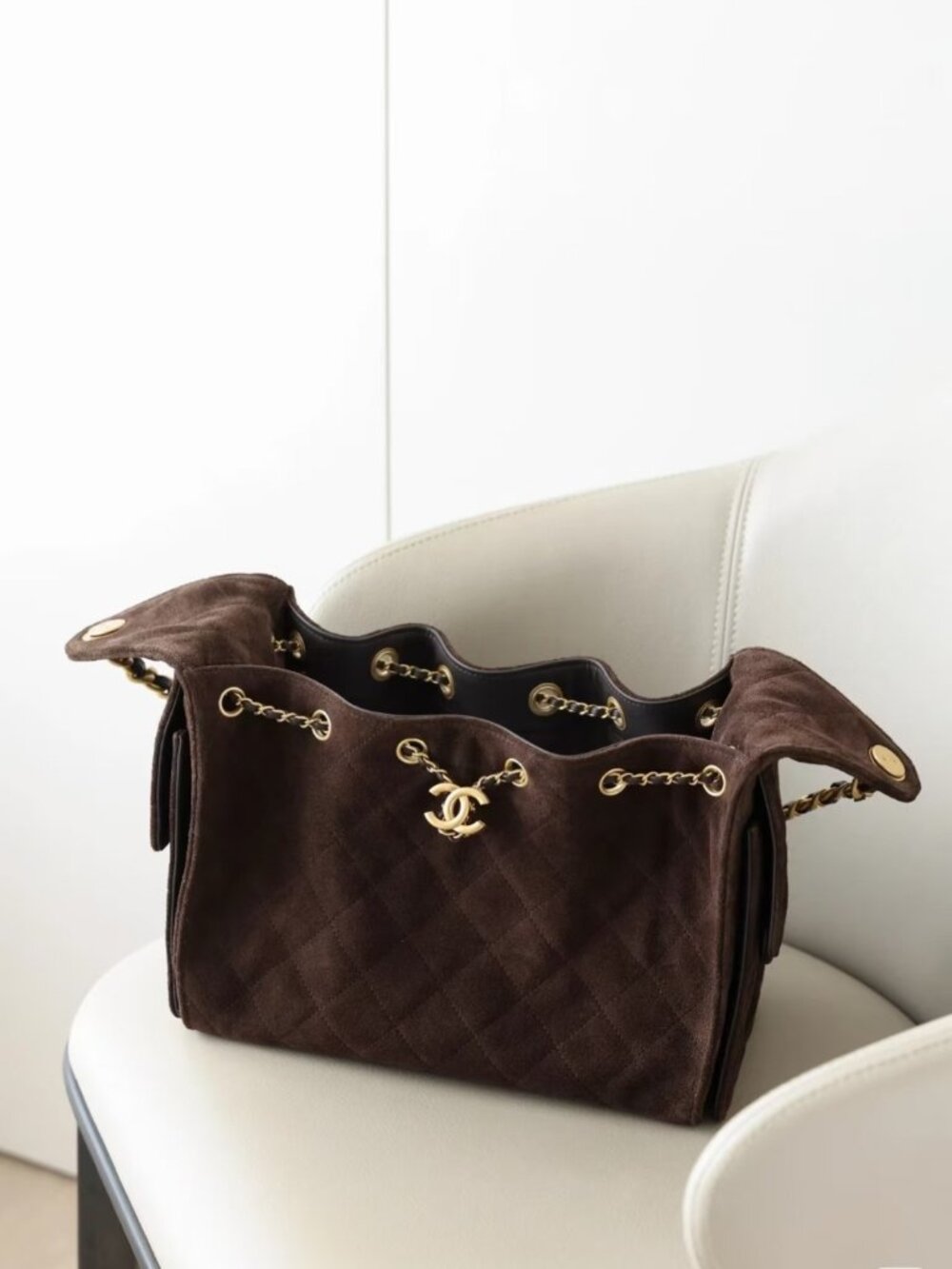 Classic CHANEL   bag: A Stylish and Versatile Choice for Elegance